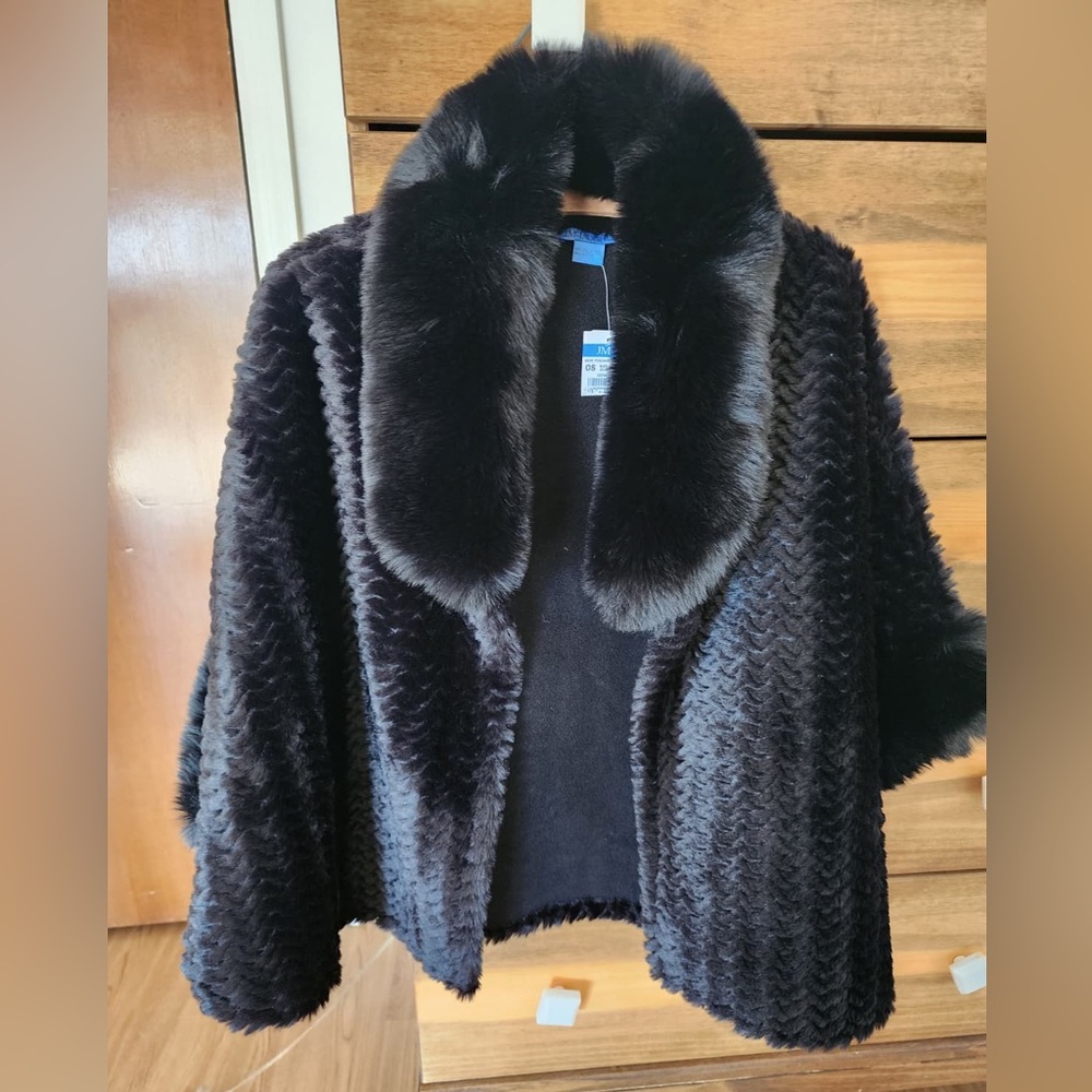 J. McLaughlin Andie Faux Fur Cape black NWT